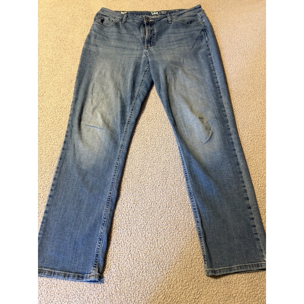 Lee Regular Fit Straight Leg Mid Rise Medium Wash Stretch Jeans Women's Sz 14L